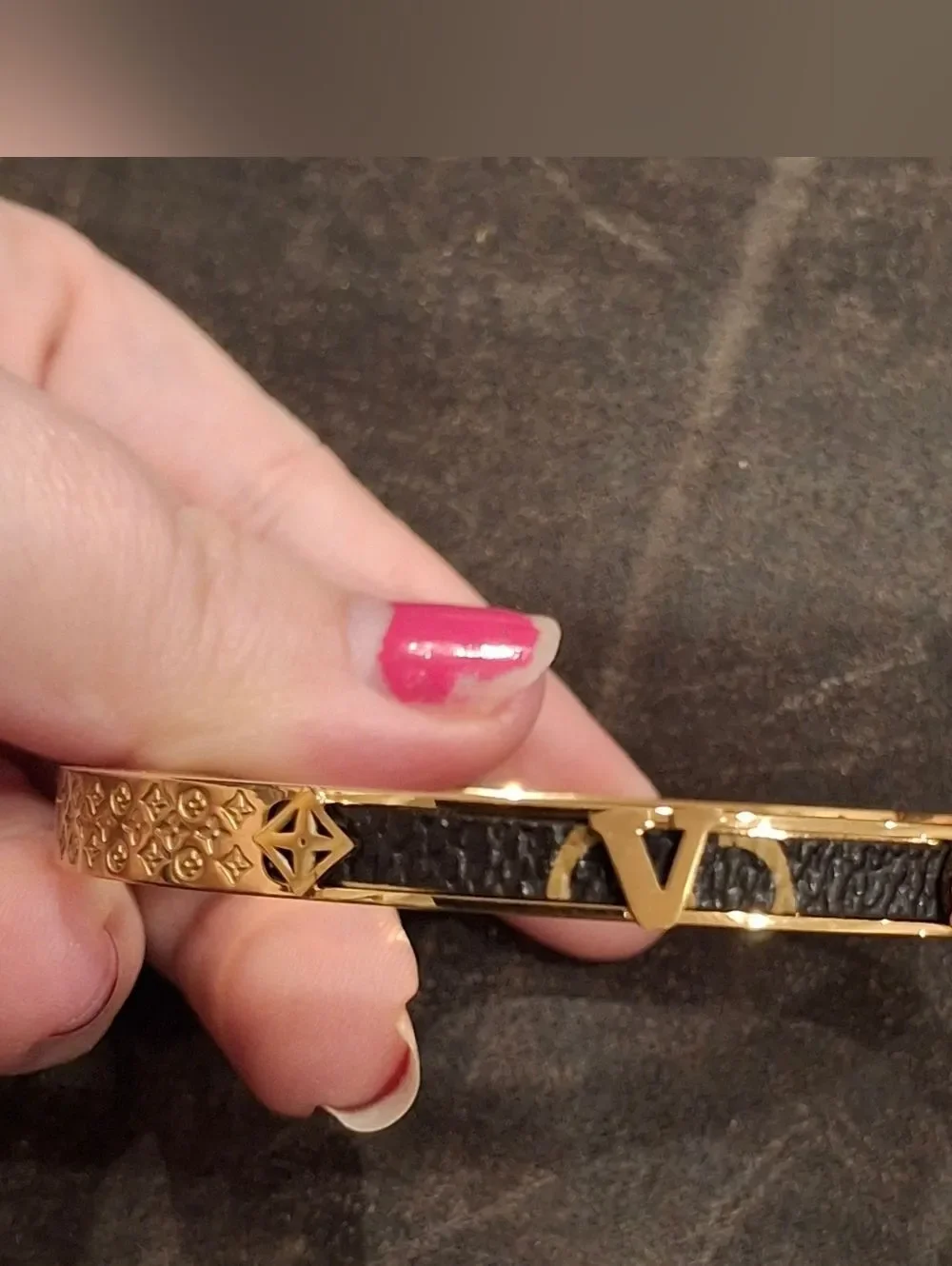 18k Gold Plated Luxury Letter V Bangle Bracelet